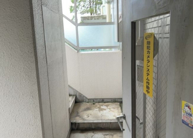 【内装】 | エトワール明神町 | 共用部分は、一棟の建物に住む区分所有者全員が共同で所有するとし、共用部分の管理、補修などは、区分所有者で形成される管理組合が行います。個人の判断で勝手に変更することはできませんので覚えておきましょう。