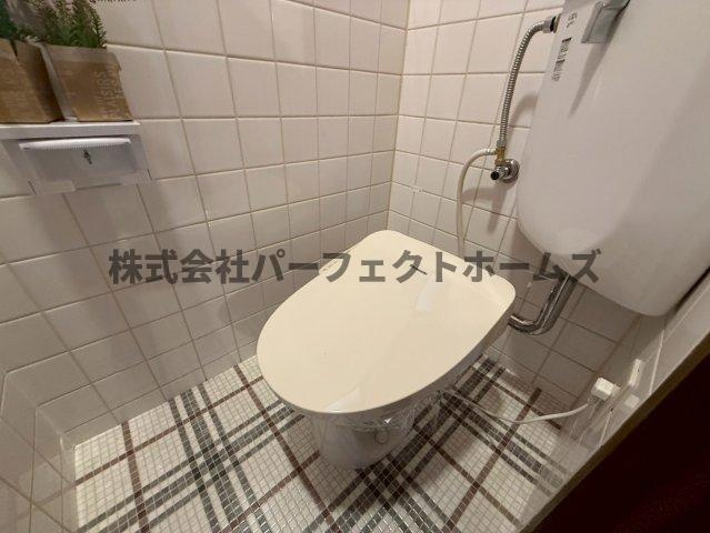 東倉治4丁目戸建　賃貸のトイレ|落ち着いた色調のトイレです
