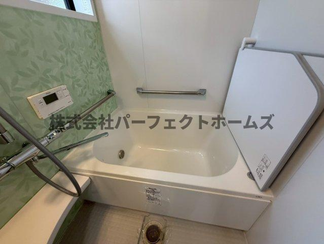 東倉治4丁目戸建　賃貸の浴室|落ち着いた空間のお風呂です