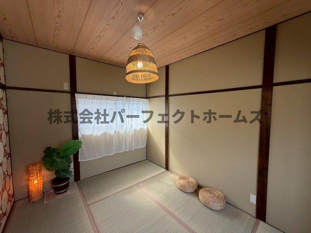 東倉治4丁目戸建　賃貸の居間・リビング|おしゃれな居間です