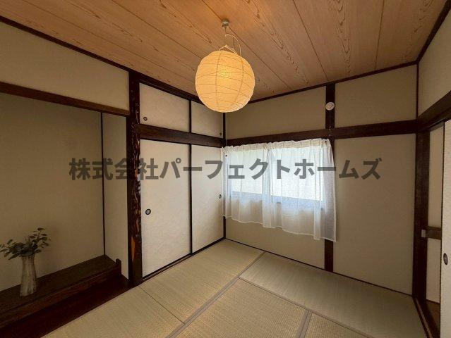 東倉治4丁目戸建　賃貸の和室|日本らしい落ち着いた雰囲気の和室です