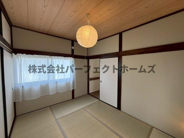 東倉治4丁目戸建　賃貸の和室|柔らかい畳が心地よい和室