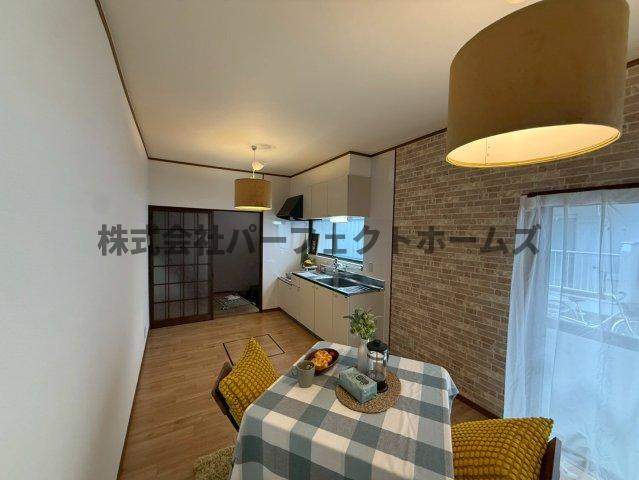 東倉治4丁目戸建　賃貸の居間・リビング|使いやすい居間です