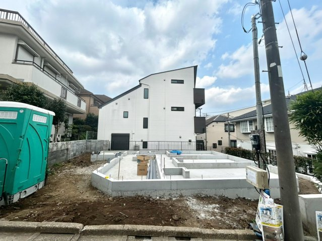 中野区白鷺3丁目 　新築戸建の外観|2026.07.24撮影

現地ご見学希望・資料請求などお気軽にお問い合わせ下さい！
03-5990-5201