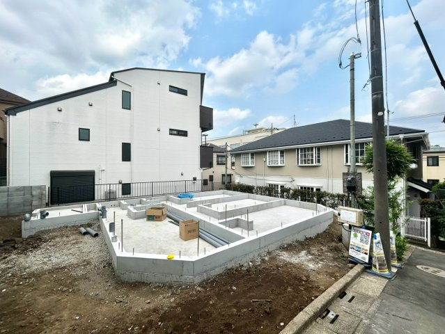 中野区白鷺3丁目 　新築戸建の外観|2026.07.24撮影

現地ご見学希望・資料請求などお気軽にお問い合わせ下さい！
03-5990-5201
