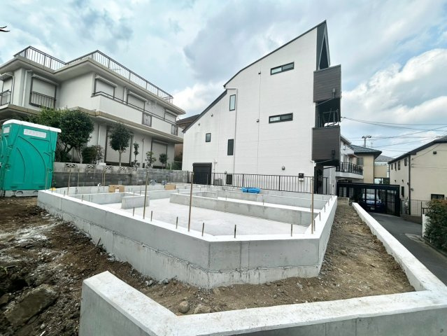 中野区白鷺3丁目 　新築戸建の外観|2026.07.24撮影

現地ご見学希望・資料請求などお気軽にお問い合わせ下さい！
03-5990-5201