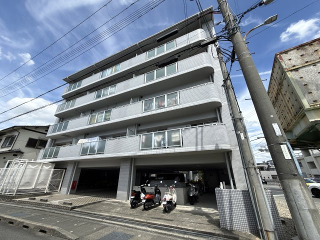 キャッスルコート安室の外観