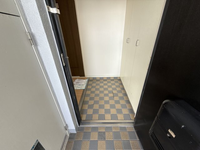 キャッスルコート安室の玄関