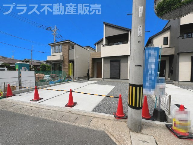 【外観】 | 福岡市南区鶴田2丁目7期　1号棟（全4区画）【仲介手数料無料・0円】 | 現地写真。プラス不動産販売なら、現場の全ての棟をまとめてご見学頂けます。