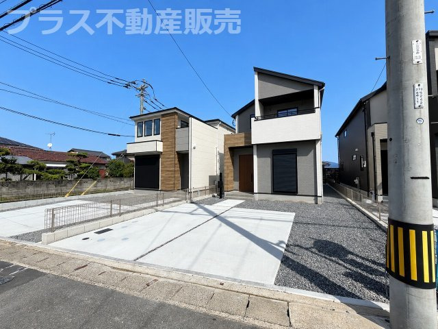 【外観】 | 福岡市南区鶴田2丁目7期　1号棟（全4区画）【仲介手数料無料・0円】 | 現地写真。プラス不動産販売なら、現場の全ての棟をまとめてご見学頂けます。