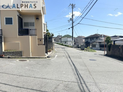 【前面道路含む現地写真】 | 明石市魚住町金ケ崎　一戸建て | ■南西側の前面道路は幅員約7.9ｍ♪
■駐車がしやすいです♪