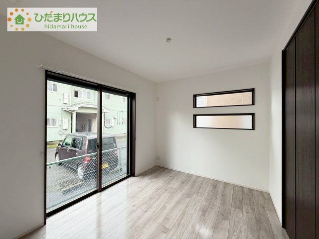【洋室】 | 結城市みどり町2丁目　中古戸建 | 1階に居室があるため、将来的な1階完結型の生活も可能。
親世帯の寝室や来客用としても使いやすい配置です。