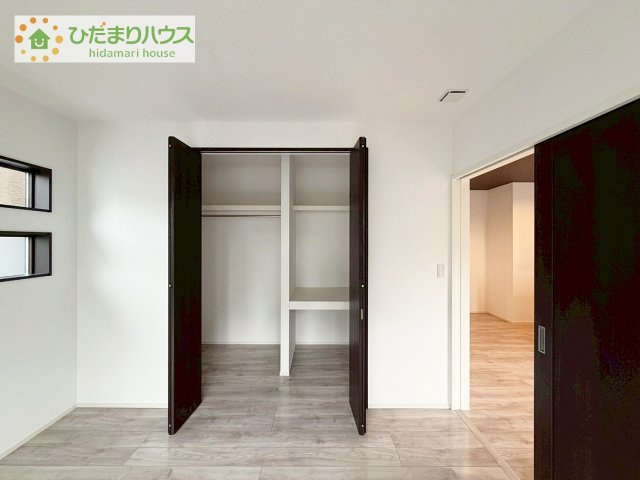 【収納】 | 結城市みどり町2丁目　中古戸建 | 枕棚とハンガーパイプの両方が使いやすい大型の収納付き。