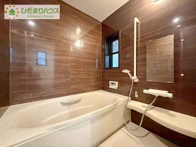 【浴室】 | 結城市みどり町2丁目　中古戸建 | 1坪タイプバスなのでゆったりと入浴できます。クリーニング済