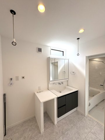 SHONAN FAMILY BASE｜家族時間が心地よく流れる家。の洗面所