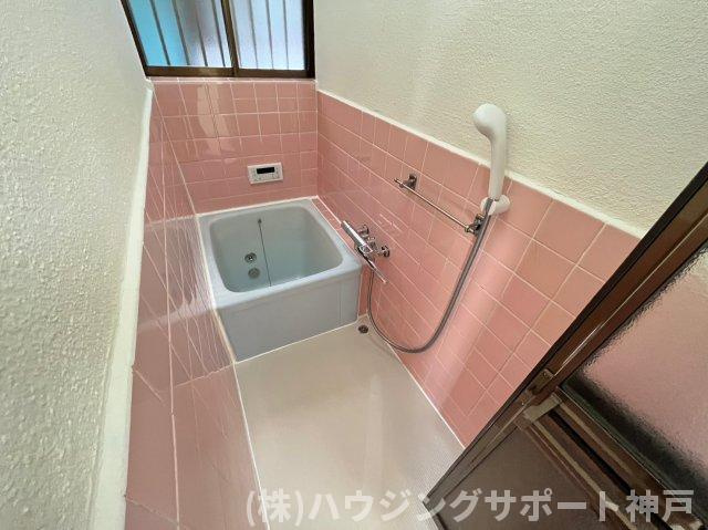 城が山5丁目戸建の浴室