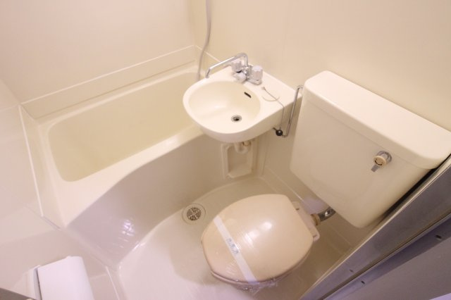 ラムール西舞子のトイレ|※同建物別部屋イメージ写真