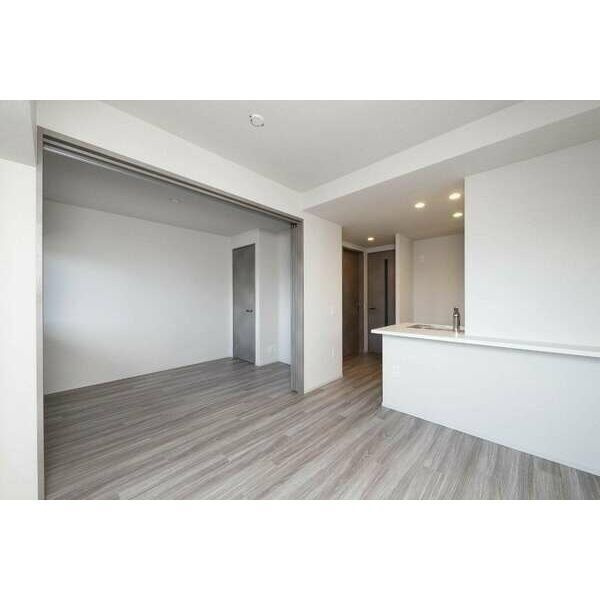 SK RESIDENCES SHINSAIBASHI（中央小学校区）の居間・リビング|SK RESIDENCES SHINSAIBASHI　リビング