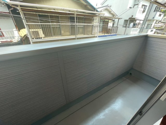 【バルコニー】 | 【弊社売主物件】走谷1丁目 リノベ戸建 | 物件比較見学プラン。お問合せの物件だけでなく、ご希望に合った他の物件もご紹介させて頂きます。ご希望条件をスタッフにお伝え頂きましたら、こちらの物件と併せてご案内させて頂きます。