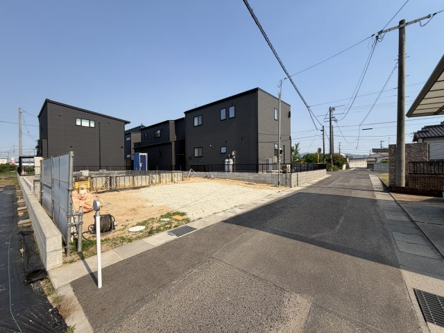 【前面道路含む現地写真】 | リーブルガーデン総社中原第8 (全1棟)