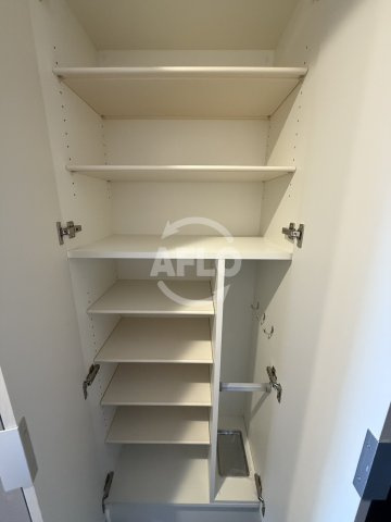 プレサンス東小橋エレディータの収納|プレサンス東小橋エレディータ　シューズボックス