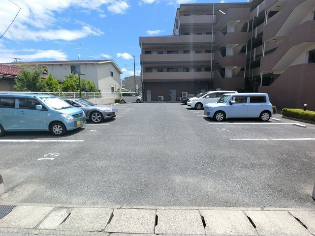 【駐車場】