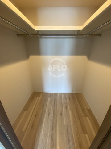 グランドメゾン大阪上本町　生魂小学校区の収納|グランドメゾン大阪上本町　ウォークインクローゼット