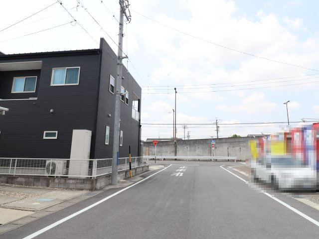 【前面道路含む現地写真】の画像