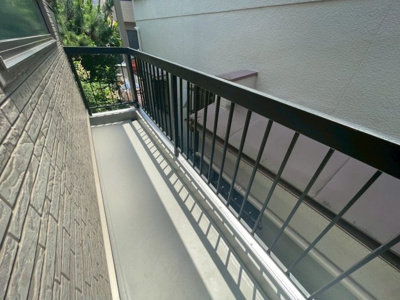 【バルコニー】 | 【弊社売主物件】北中振リノベ戸建 | 物件比較見学プラン。お問合せの物件だけでなく、ご希望に合った他の物件もご紹介させて頂きます。ご希望条件をスタッフにお伝え頂きましたら、こちらの物件と併せてご案内させて頂きます。