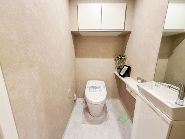 二子玉川ライズタワー＆レジデンスタワーイーストのトイレ|上質感のある内装が印象的なトイレ空間。毎日何気なく使う場所だからこそ、心地よさにこだわりました。 