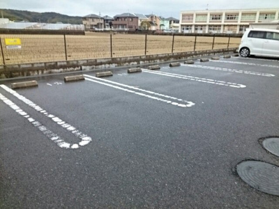 【駐車場】 | クレメントＣ | 駐車スペースもあります