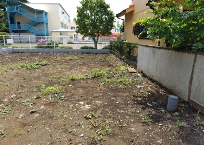 【玄関】 | 玄関は、狭すぎると複数人で使いにくく、広すぎても無駄な空間になりがちです。最低2畳を目安にして、家の広さとの兼ね合いや家族の人数を考慮して決めるとよいでしょう。現地を見学して快適な玄関を選びましょう！