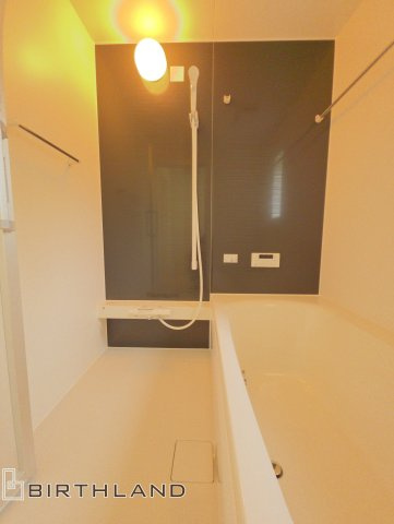 新築戸建・新築建売　白河市明戸第4　白河第三小・白河中央中の洋室|北側の窓から一定した柔らかい光が入り、PC作業や読書などにも最適なお部屋です！