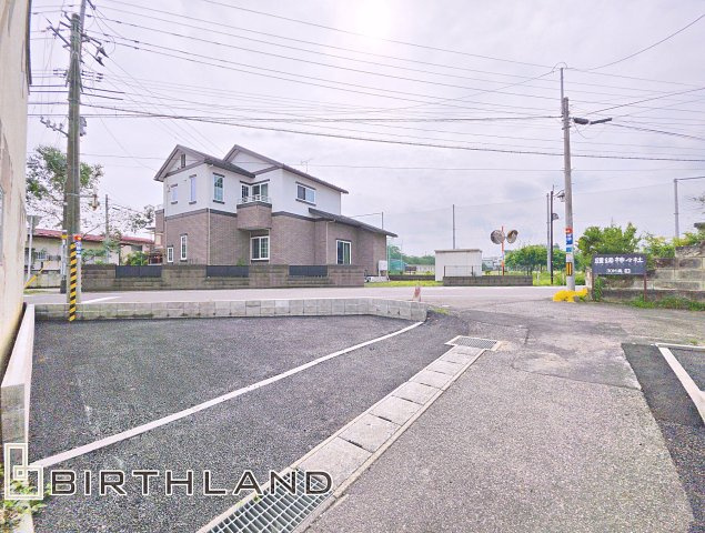 新築戸建・新築建売　白河市明戸第4　白河第三小・白河中央中の駐車場|駐車スペースは前面道路を挟んで南側に1台分ございます！現地ご確認下さい！