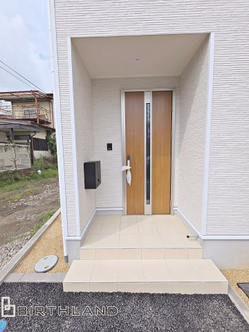 新築戸建・新築建売　白河市明戸第4　白河第三小・白河中央中の玄関|モニター付きインターホンで訪問者を確認できるので、防犯対策やプライバシー保護など安心です！