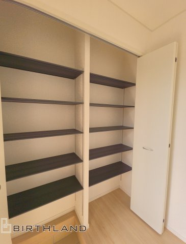 新築戸建・新築建売　白河市明戸第4　白河第三小・白河中央中の収納|シューズボックスは可動式の棚でシューズのサイズに合わせて調整が可能です！