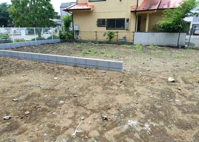 【玄関】 | 玄関は、狭すぎると複数人で使いにくく、広すぎても無駄な空間になりがちです。最低2畳を目安にして、家の広さとの兼ね合いや家族の人数を考慮して決めるとよいでしょう。現地を見学して快適な玄関を選びましょう！