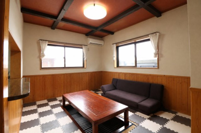 【居間・リビング】 | 真岡市久下田西4LDK中古住宅 | 居酒屋さん風の居間です！ここで家族団らんしながら食事を楽しんでみては！？
※一部写真が見やすいように家具等を消しています。