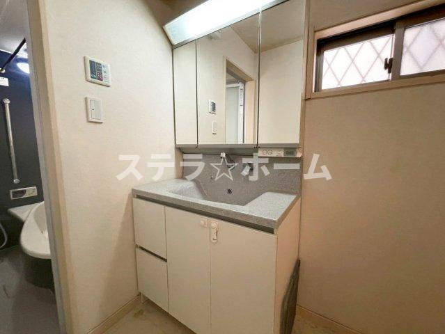 田川北3 中古戸建の独立洗面台|独立洗面化粧台が付いています