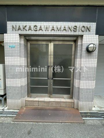 中川マンションのエントランス