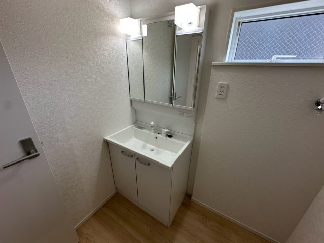 光市中央第10　新築分譲住宅の独立洗面台