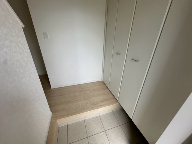 光市中央第10　新築分譲住宅の玄関