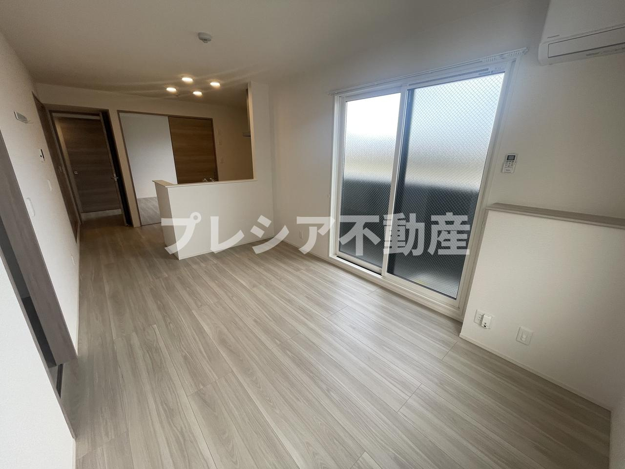 上甲子園廣和レジデンスの居間・リビング