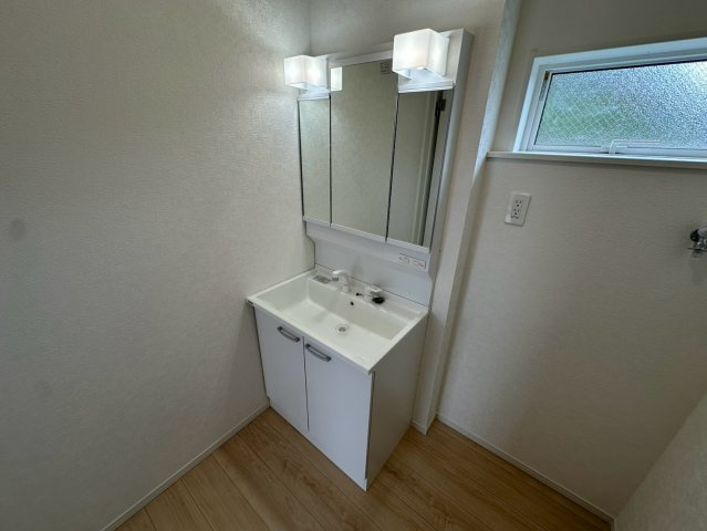 光市中央第10　新築分譲住宅の独立洗面台