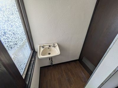 【洗面所】 | 高萩市大字安良川　店舗付き居宅それぞれ独立　4LDK