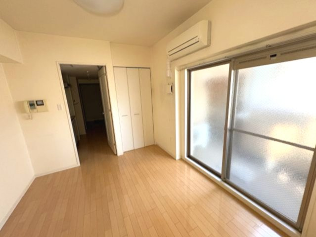 スワンズ神戸三宮イーストの居間・リビング