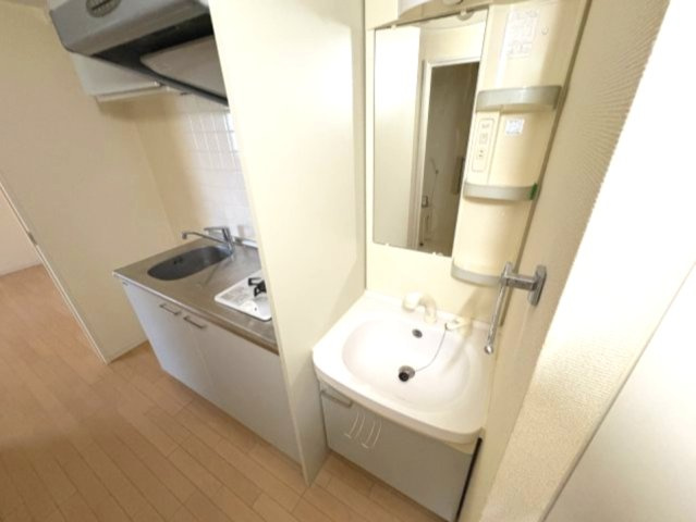 スワンズ神戸三宮イーストの独立洗面台