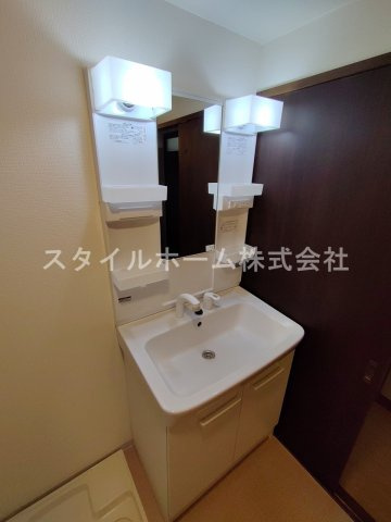 リヴァージュ北島の独立洗面台