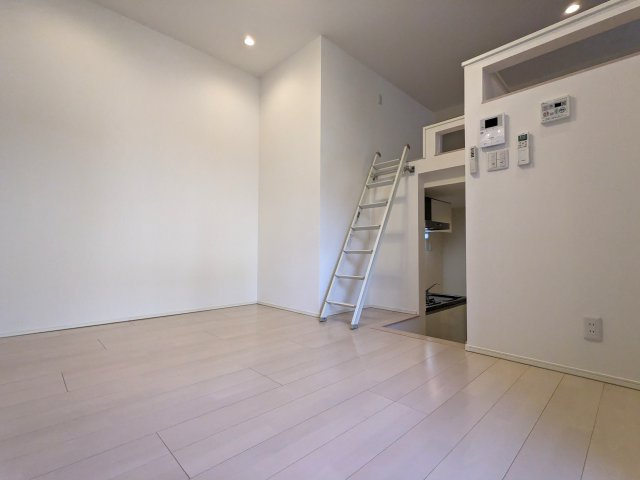 クレール城西の洋室
