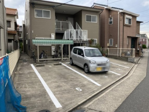 ハピネスⅠの駐車場|カースペースがあります